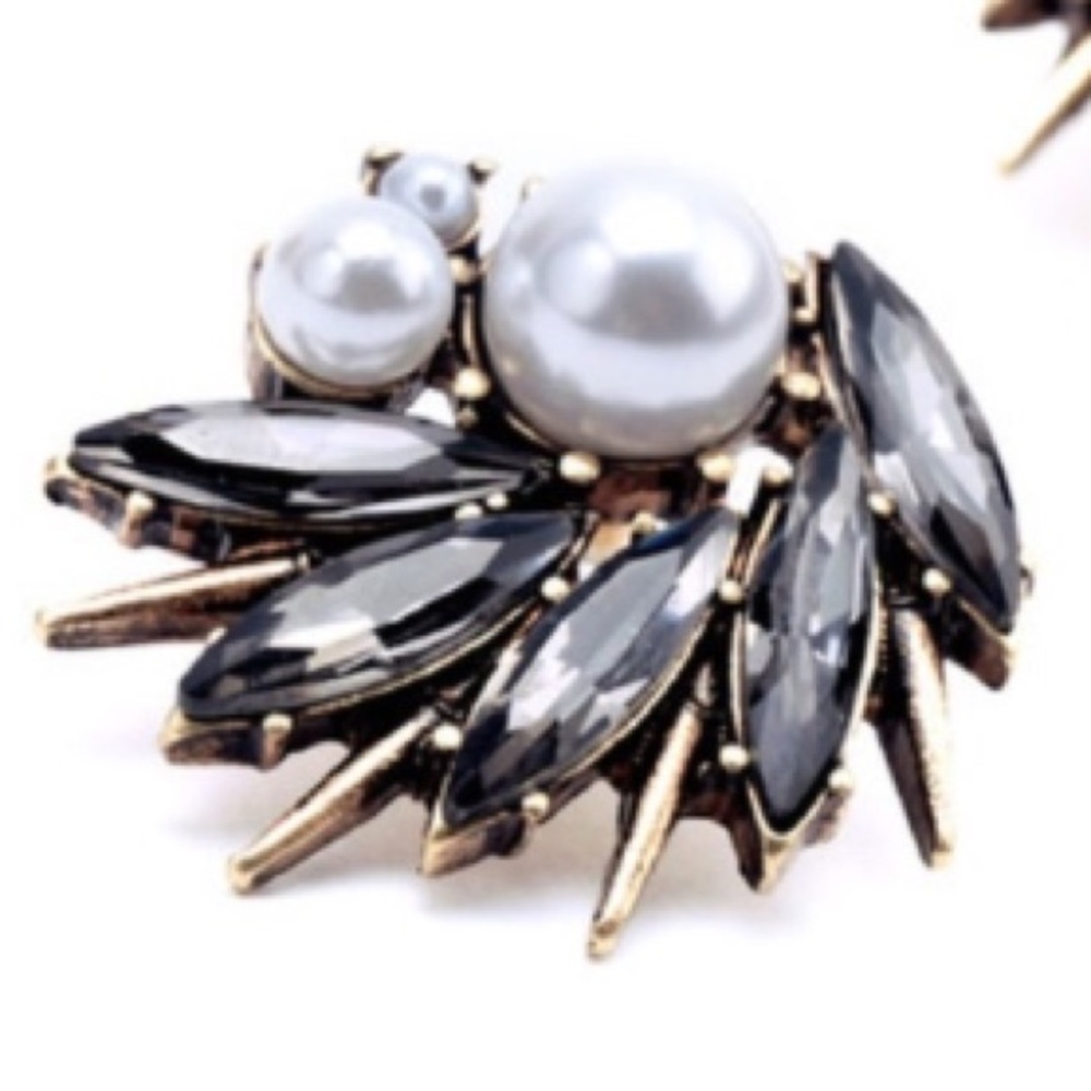 Pearl and Crystal Statement Stud Earrings - Picture 9 of 11